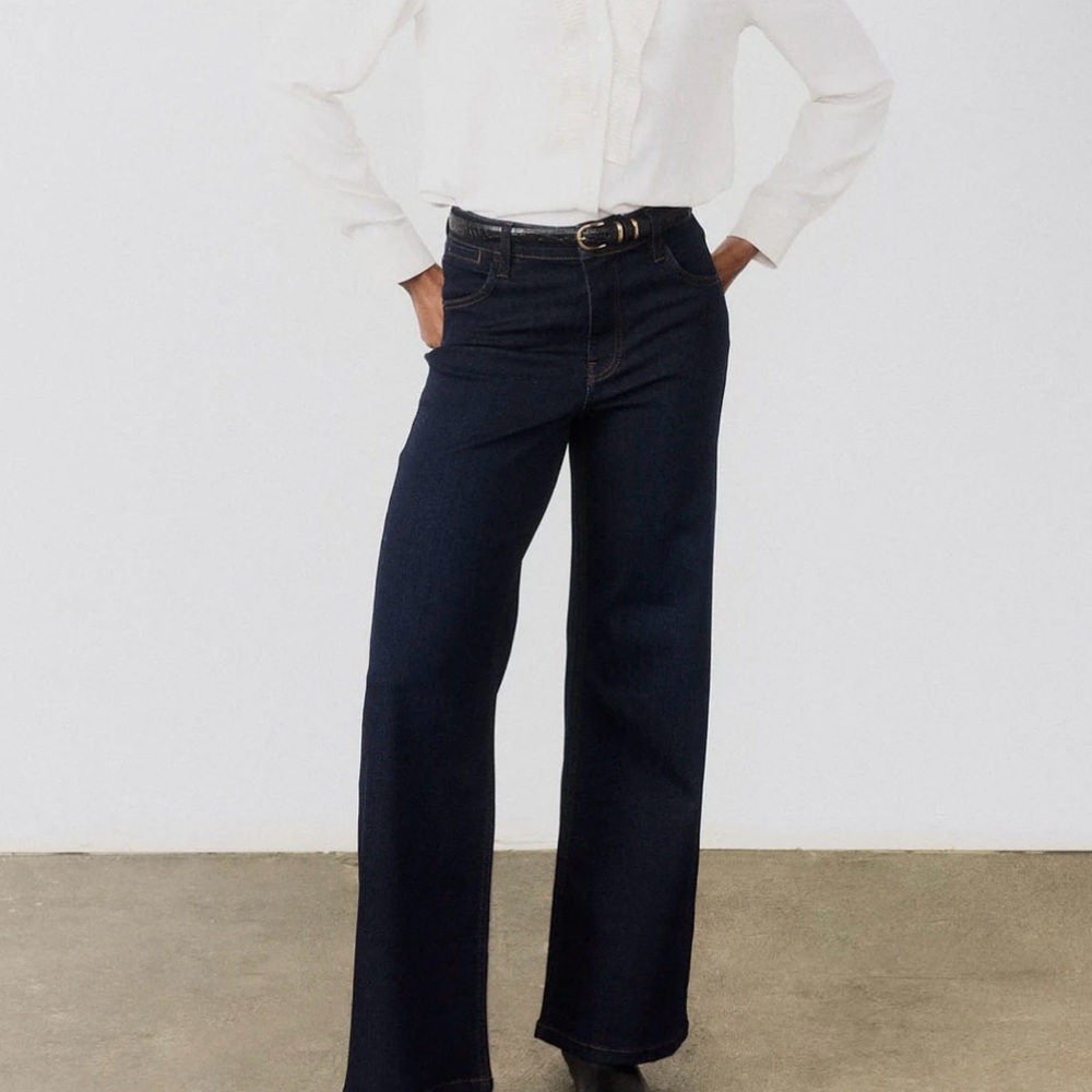 Elegant Navy Wide-Leg Jeans